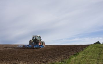 Tillage equipment tips